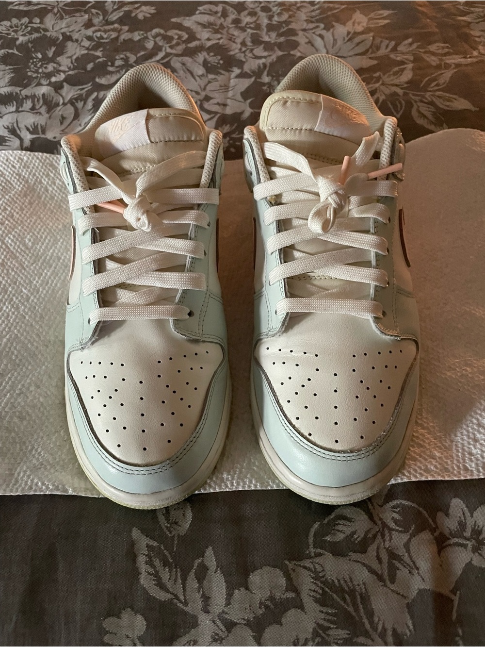 Nike Men's Low-Top Sneakers in Cream, Pink and Light Blue